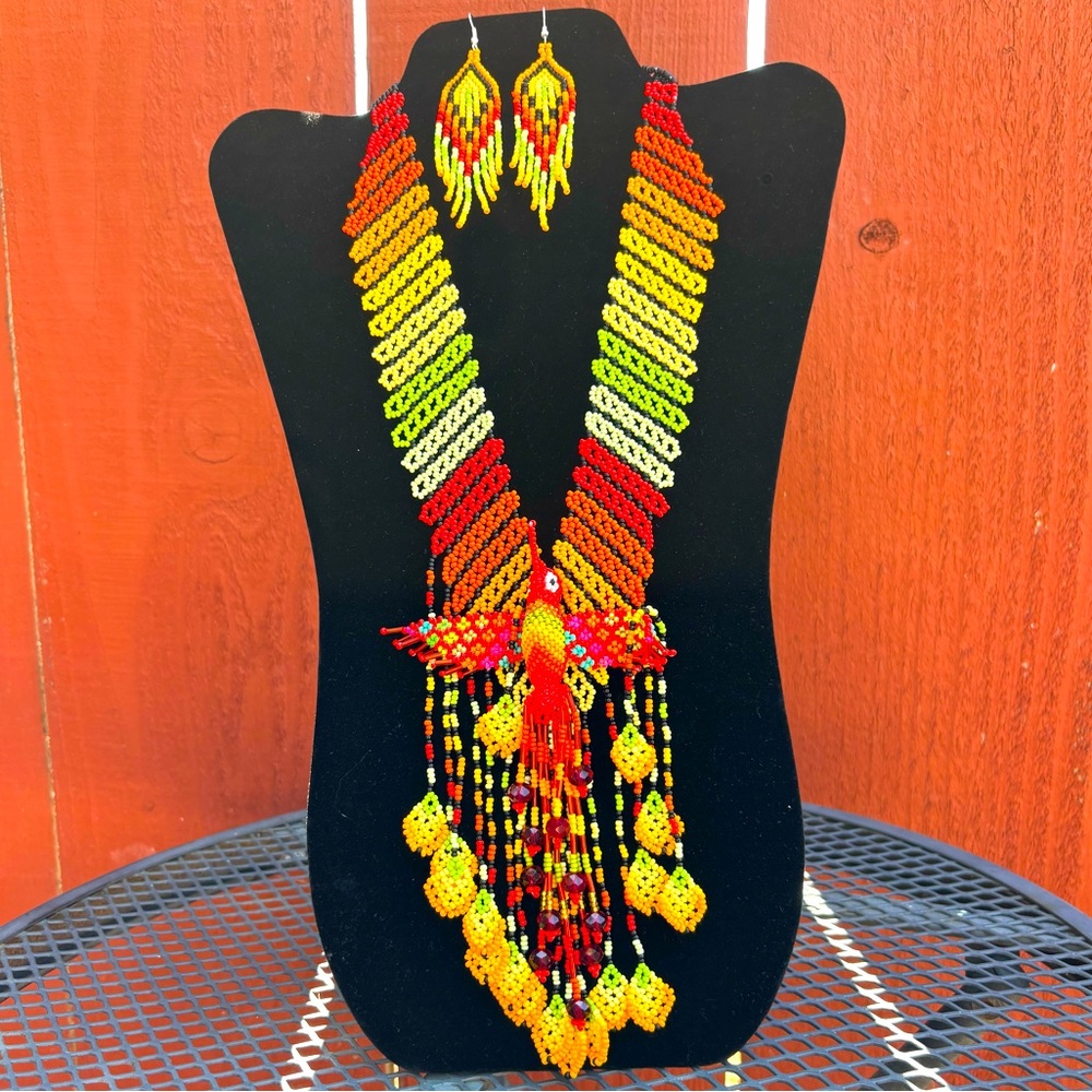 💕New Listing 💕Handmade Chakira Bead Necklace and Earring Set - Hummingbird